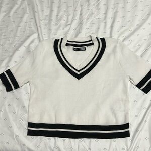 Cropped V neck Sweater